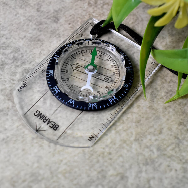 Plastic Travel Compass: Your Reliable Navigation Partner - Image 2