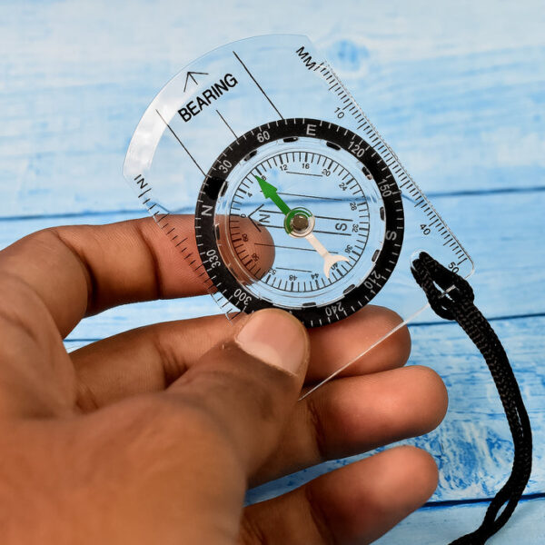 Plastic Travel Compass: Your Reliable Navigation Partner - Image 3