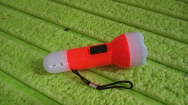 Kids Torchlight: Two-Sided Small Battery Torch - Image 5